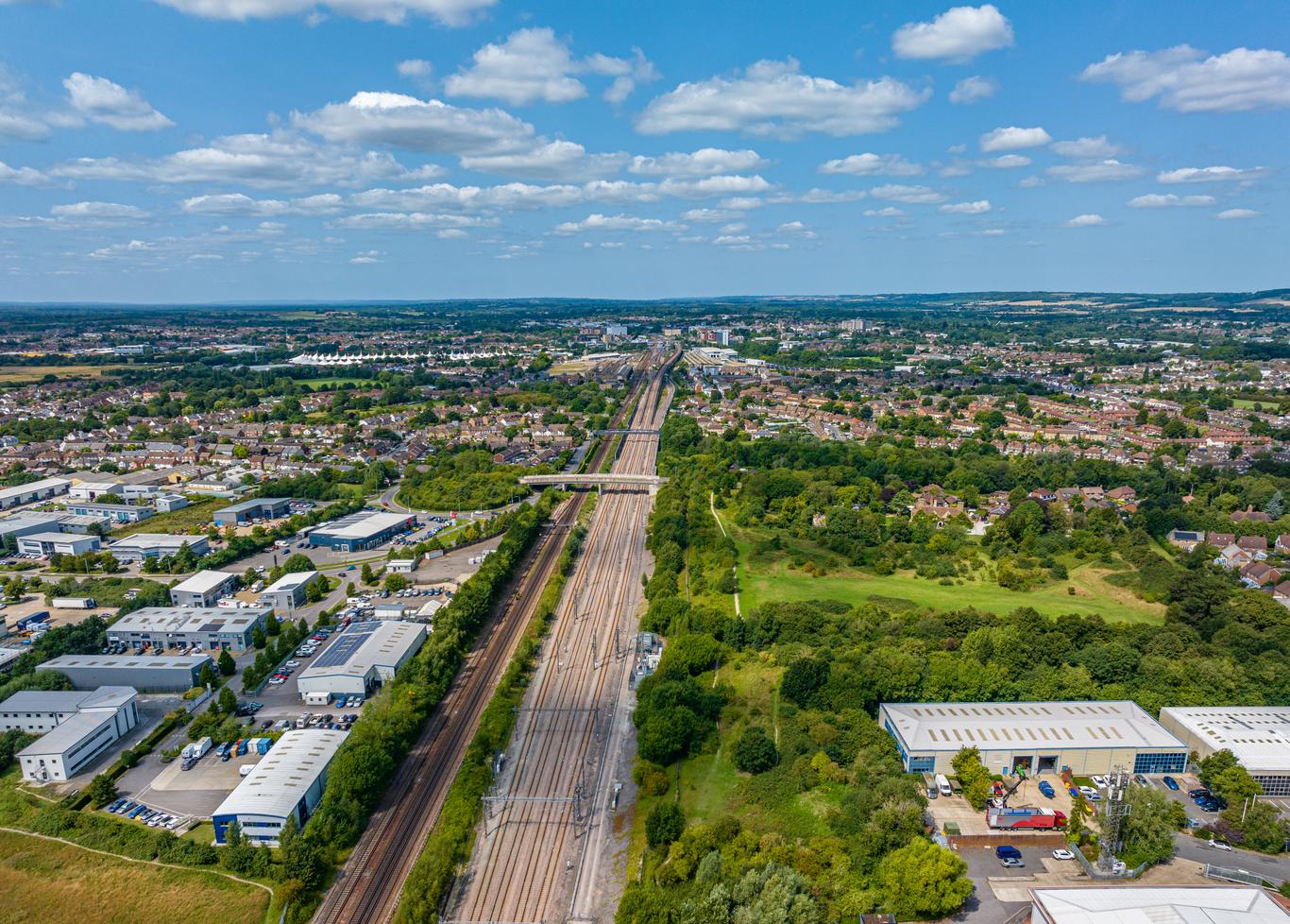 Ashford でプレミアム家具付きの1ベッドルームアパートをレンタル。