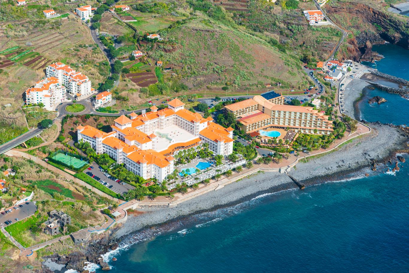Furnished corporate housing in Caniço for professionals