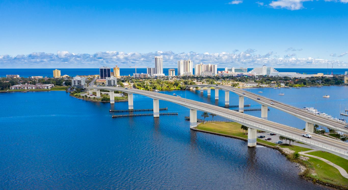 Pisos amueblados en alquiler en Daytona Beach Shores, FL