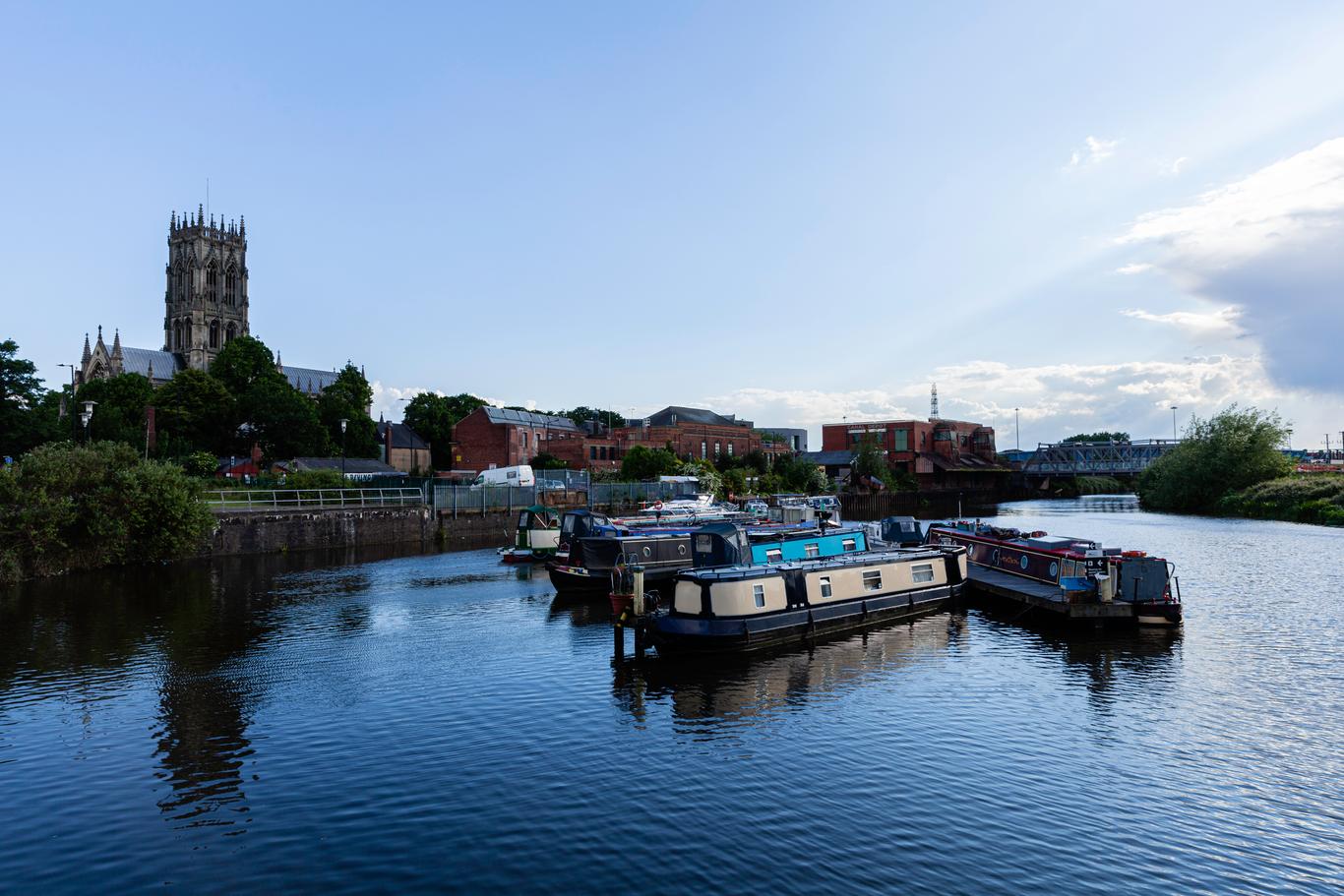 가구가 완비된 임대 아파트 돈캐스터