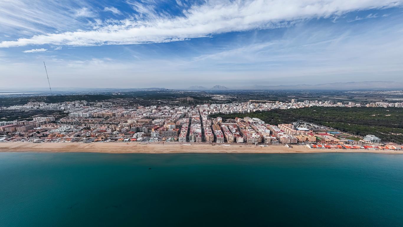 グアルダマール・デル・セグラ の家具付き賃貸アパート