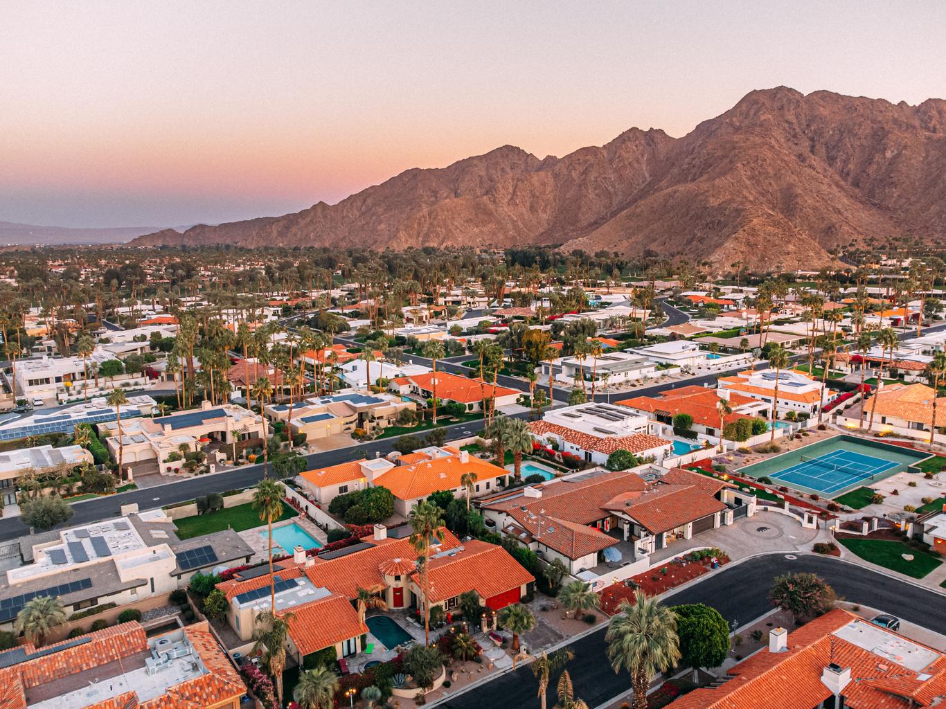 Alquile apartamentos de 3 dormitorios premium amueblados en Indio, CA