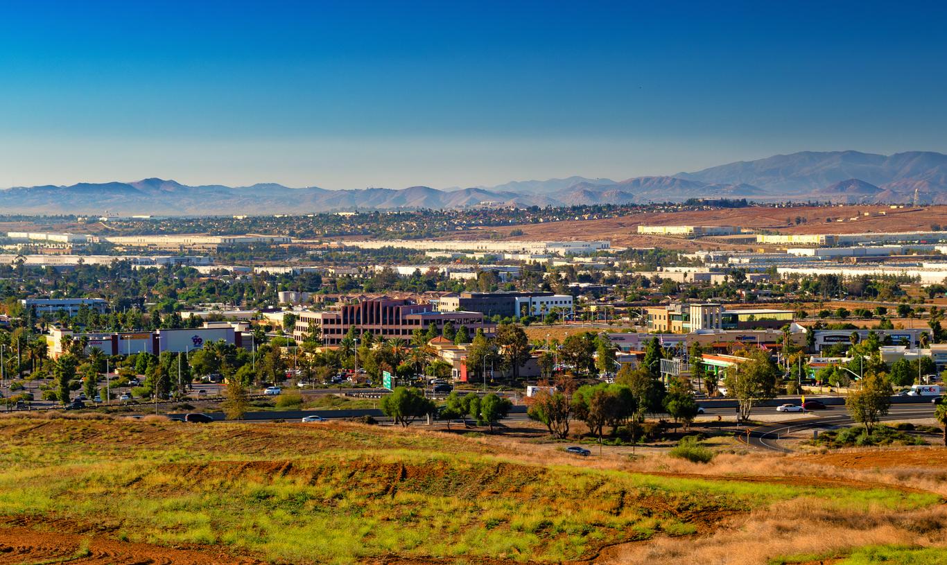 Habitação corporativa mobiliada em Moreno Valley, CA para profissionais