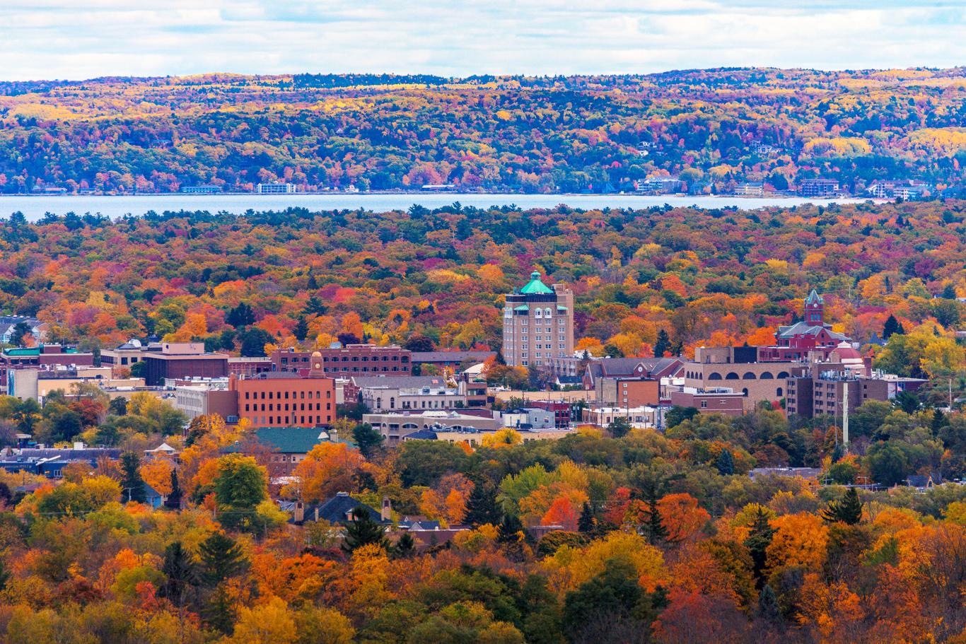 Furnished apartments for rent in Traverse City, MI