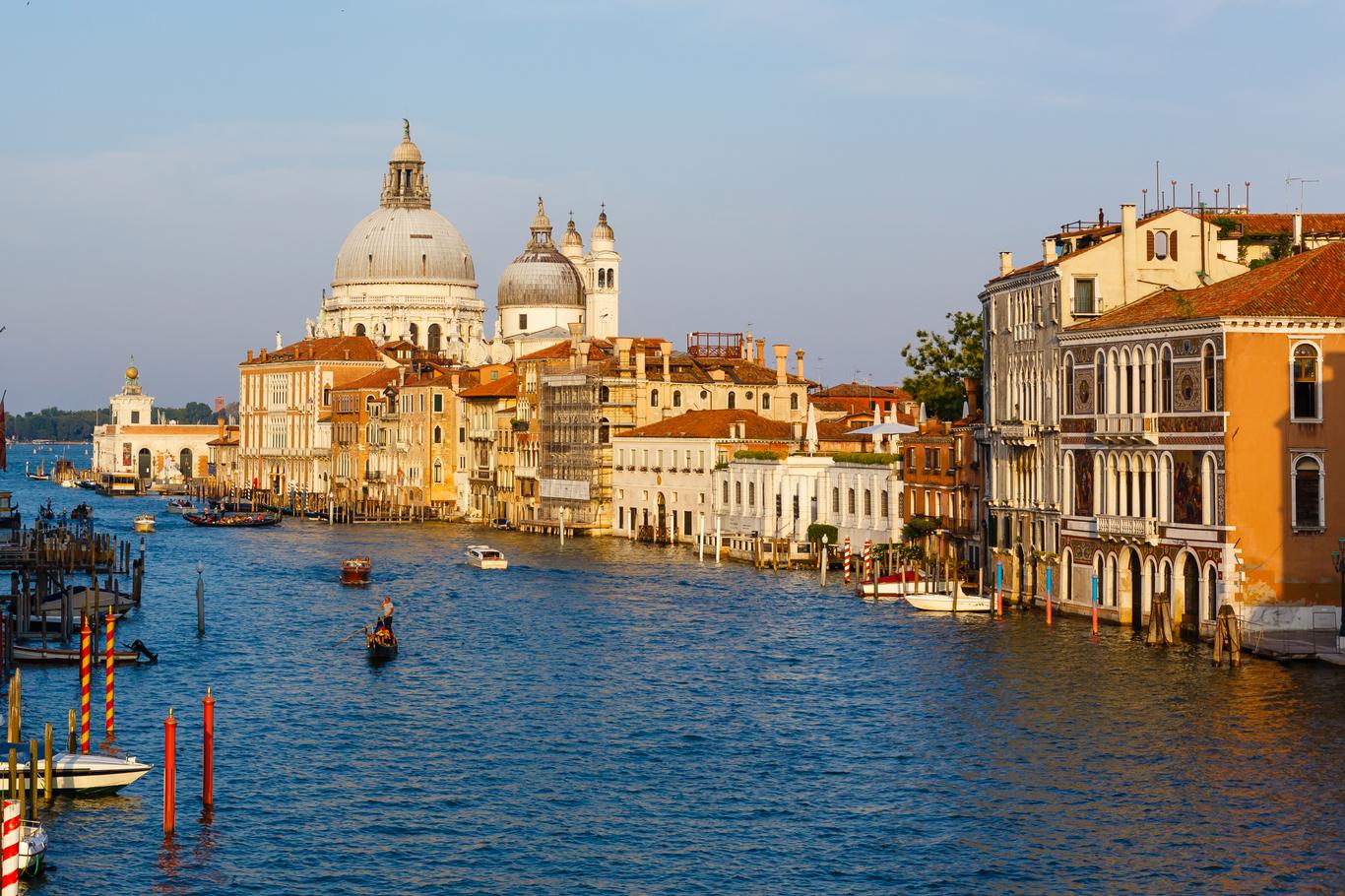 Mieten Sie Premium möblierte 2-Schlafzimmer-Wohnungen in Venedig, FL