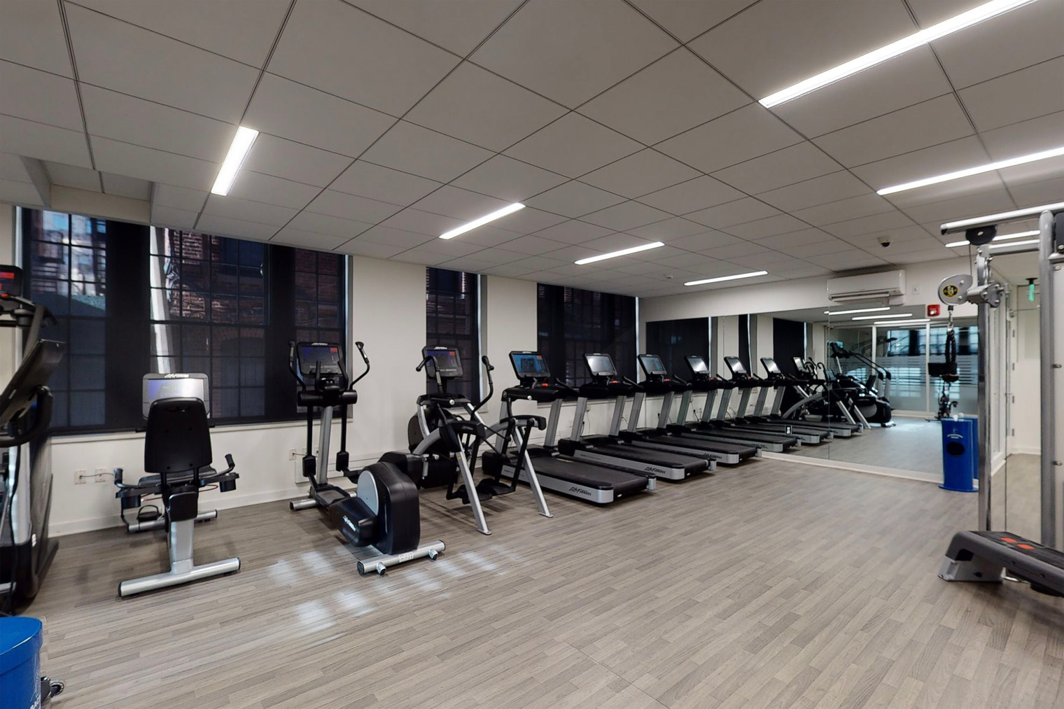 Back Bay 1br w/ rooftop & gym, nr shops & dining (BOS-896)