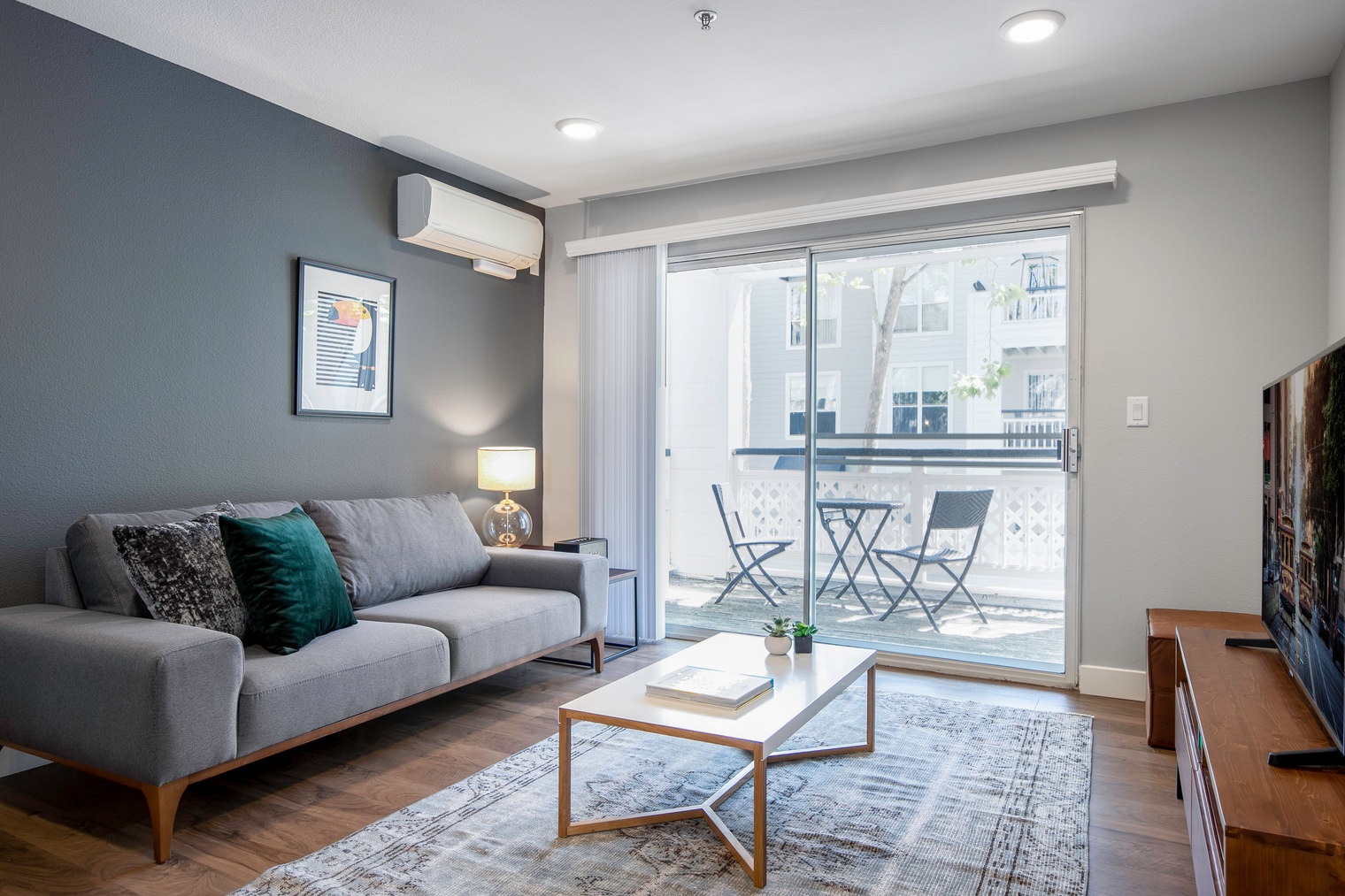 Downtown Mountain View 2BR w/ pool, gym, parking (SFO-124)