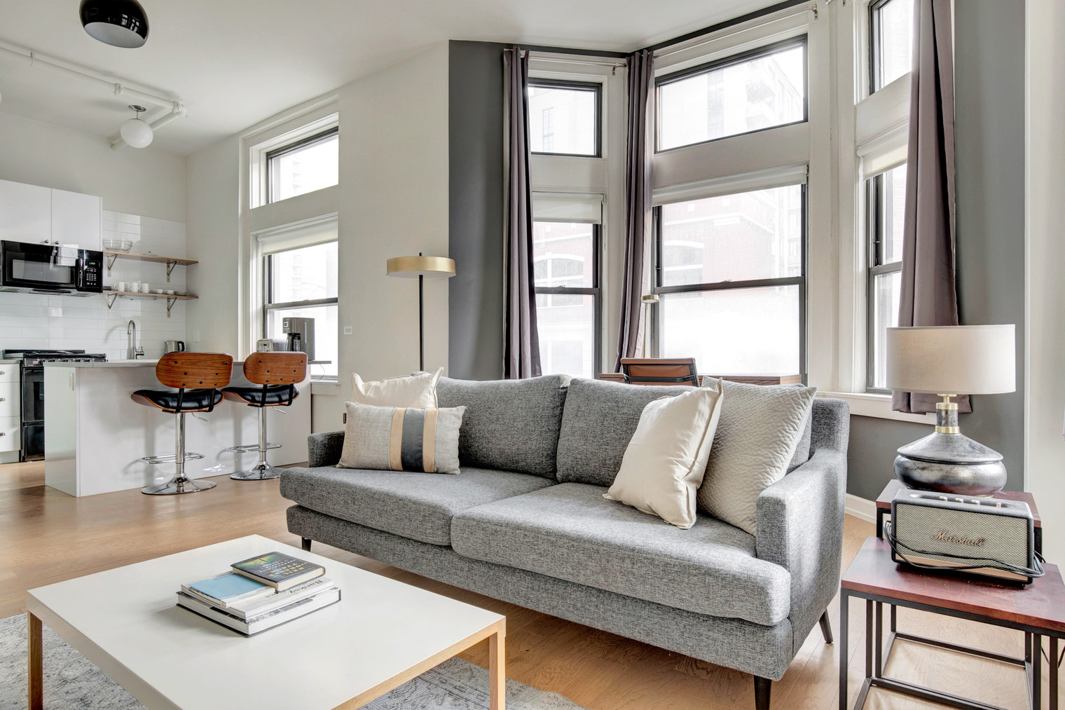 River N 1BR w/ Gym & Pool nr Man Mile (CHI-90)