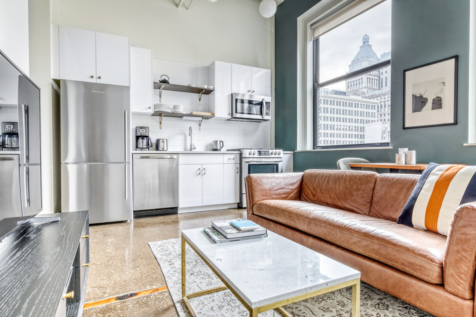 Loop 1BR w/ Lounge & Rooftop nr Art Institute (CHI-103)