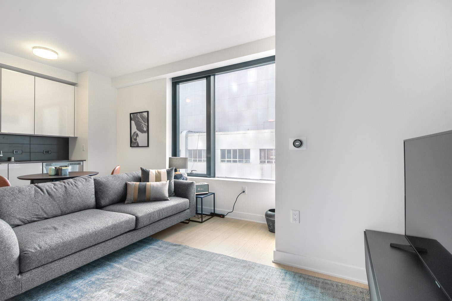 Rincon Hill Studio w/ Gym, BBQ, nr Bay Bridge (SFO-239)