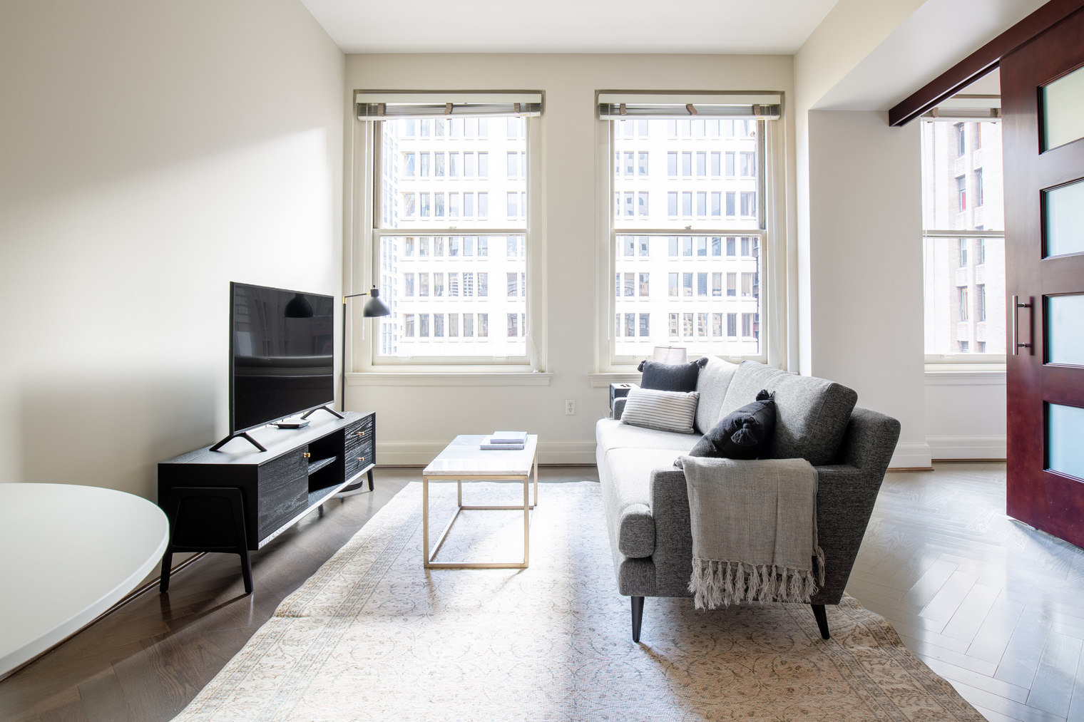 Downtown 1 BR with Gym, Rooftop, nr Light Rail (SEA-59)