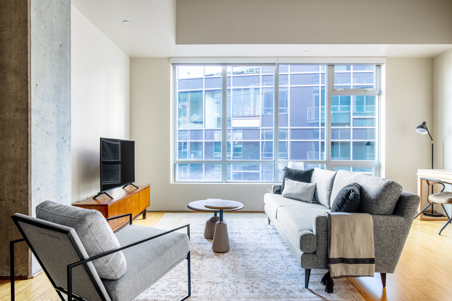 S Lake Union 1BR w/ Gym, Parking, nr dining (SEA-68)