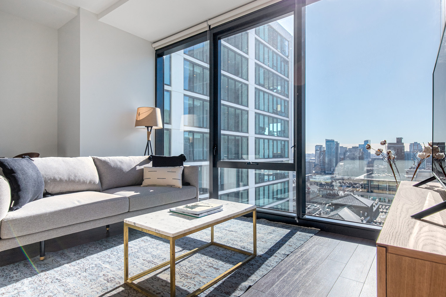 S Loop Studio w/ Pool, Gym, nr Grant Park (CHI-347)
