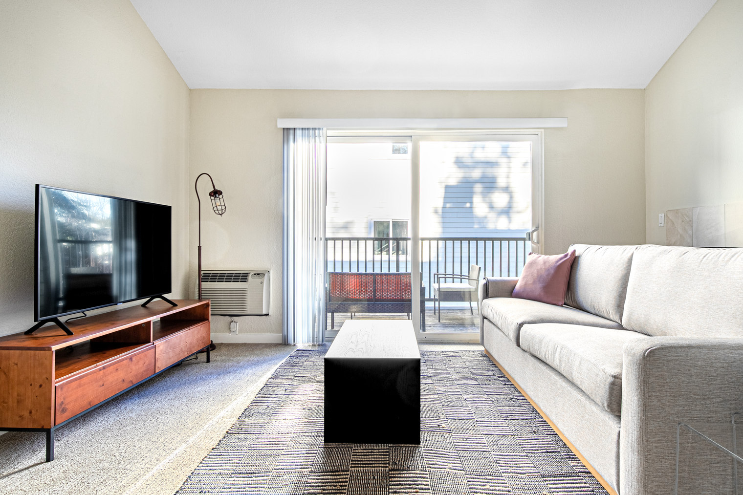 Santa Clara 2BR w/ Parking, Gym, nr Groceries (SFO-446)