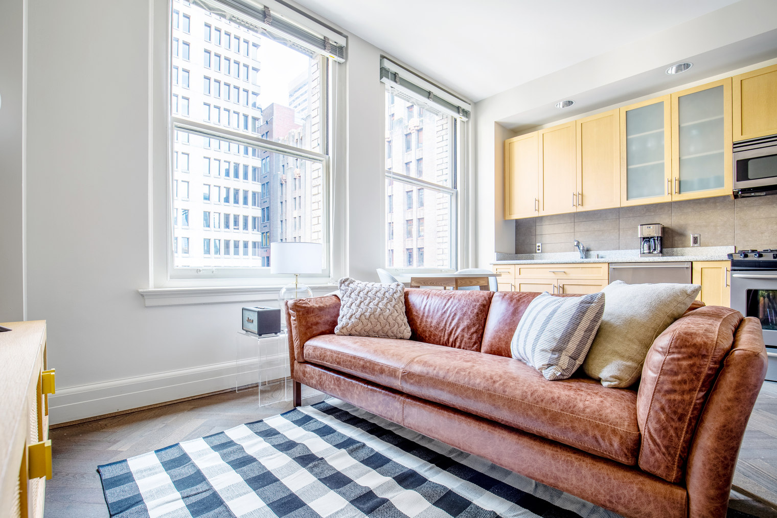Downtown Studio w/ Gym, Rooftop, nr Light Rail (SEA-94)