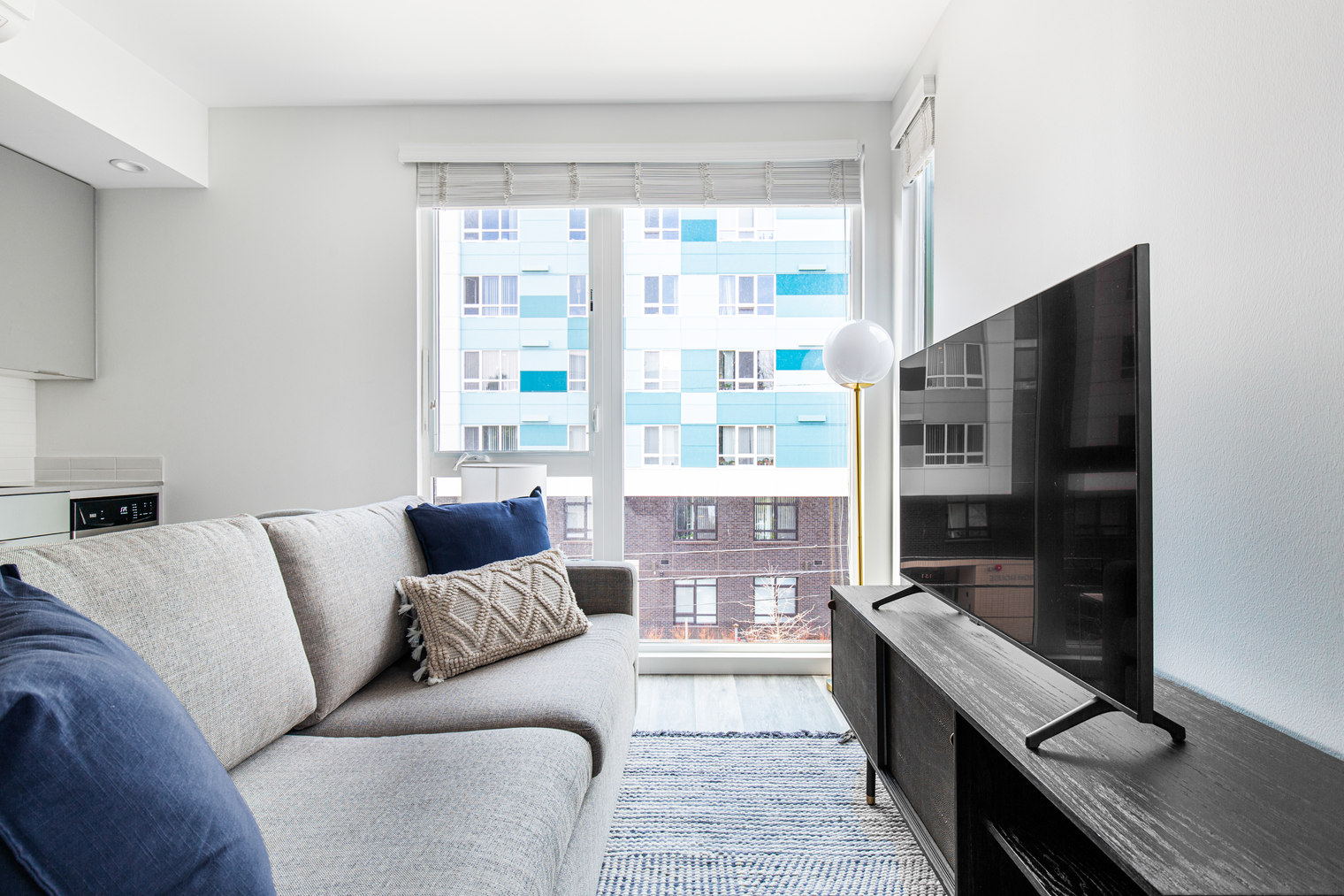 Capitol Hill Studio w/ Rooftop, Pet Area, nr bars (SEA-97)