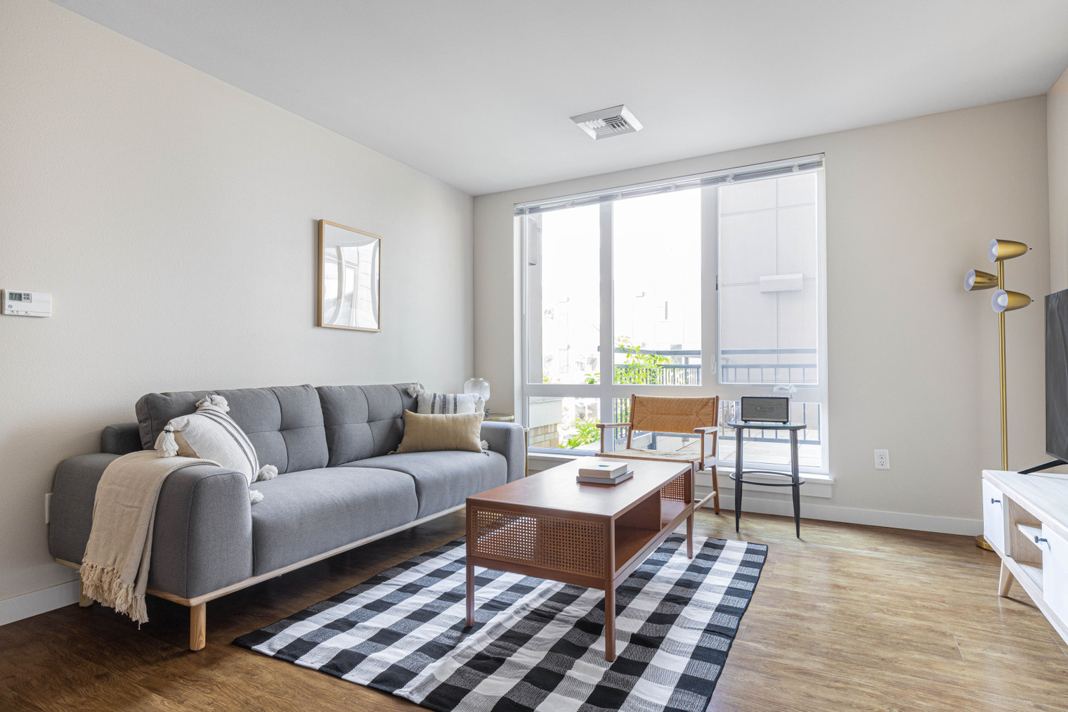 Capitol Hill 2BR w/ Gym, Roof, W/D, nr Broadway (SEA-138)