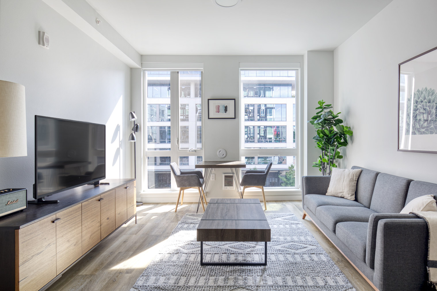 S Lake Union 1BR w/ Gym, W/D, Space Needle view (SEA-169)