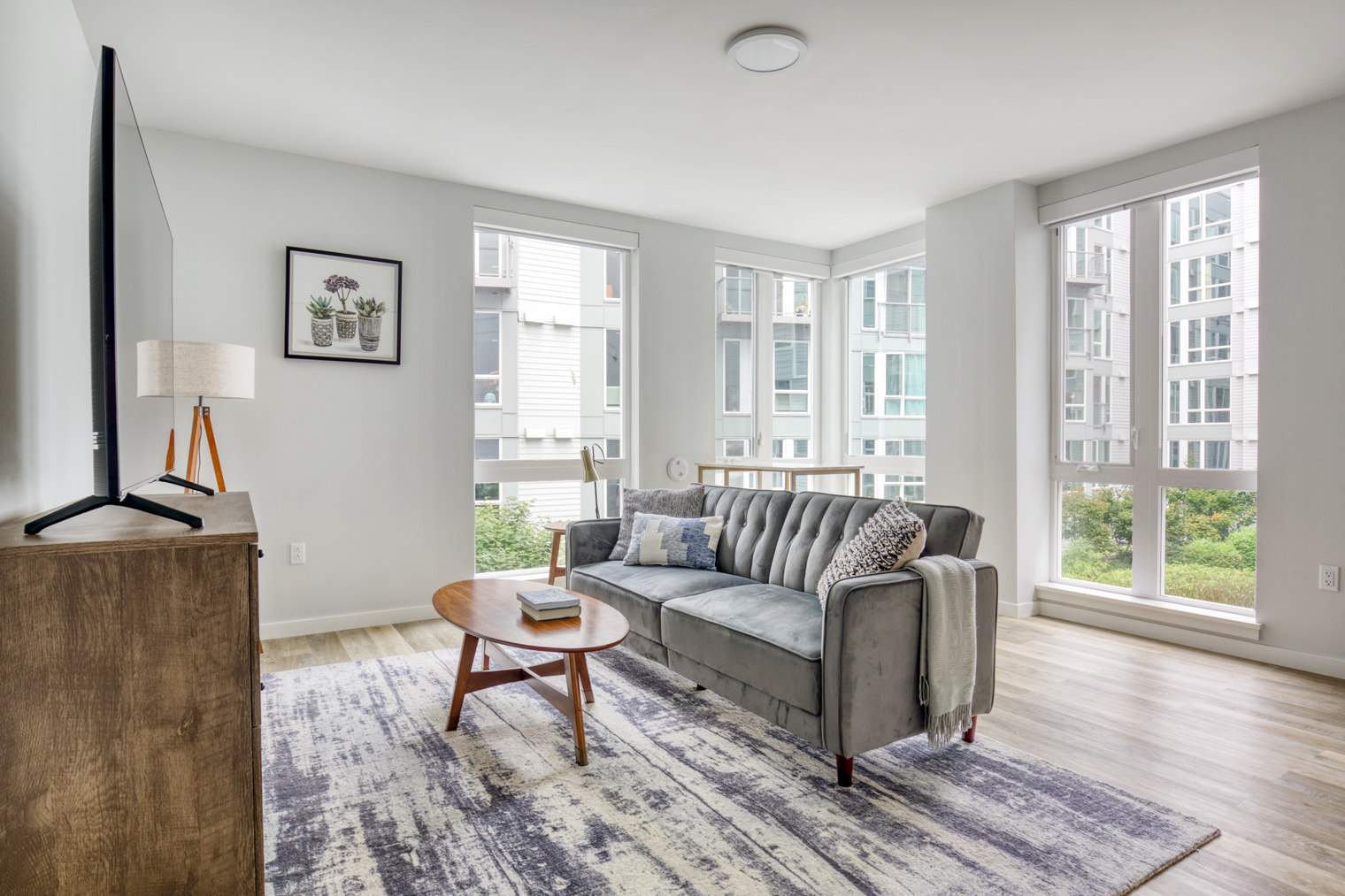 S Lake Union 1BR w/ Gym, W/D, Space Needle view (SEA-173)