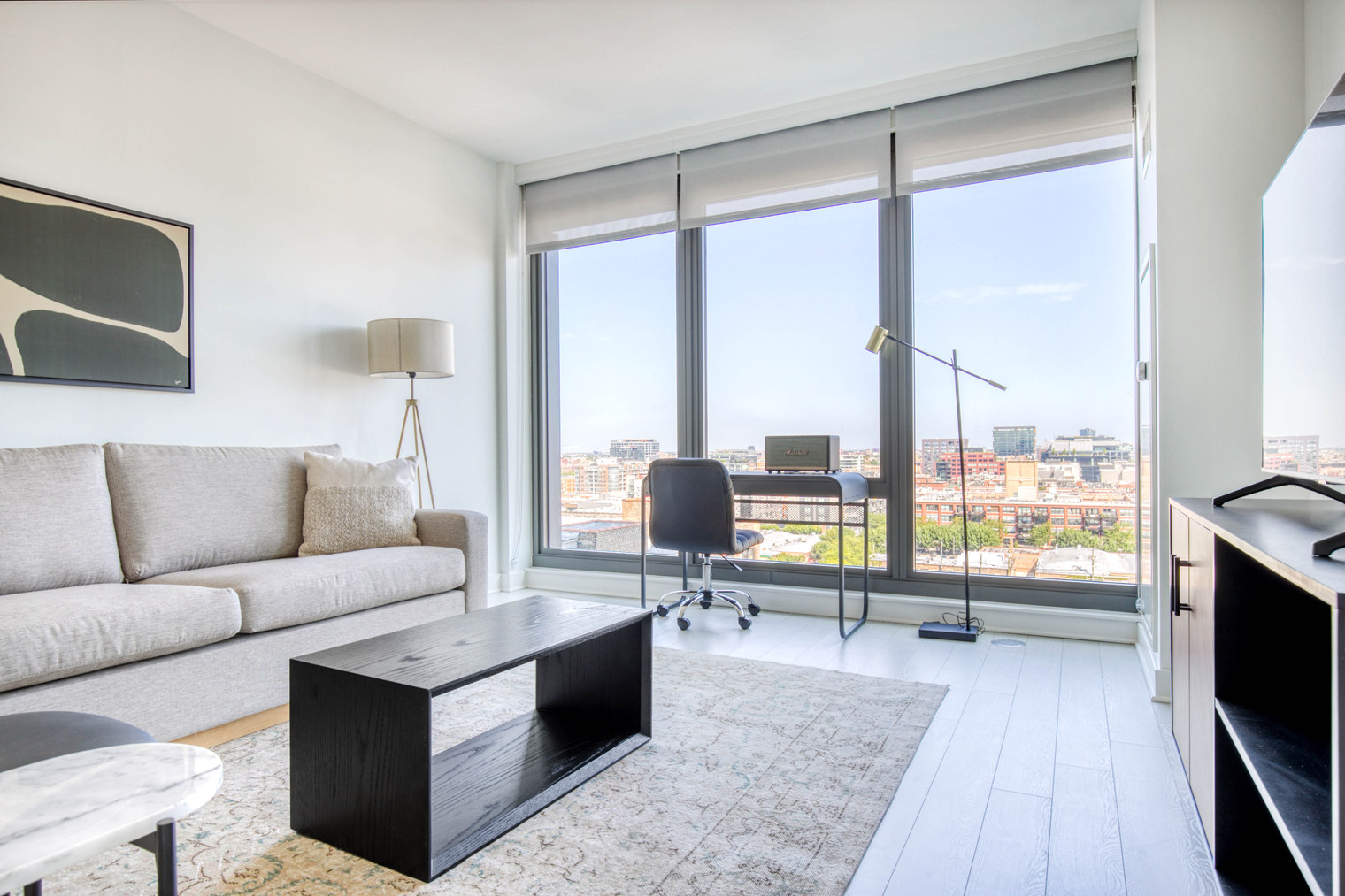 W Loop Studio w/ Gym, Pool, Coworking, nr UIC (CHI-435)