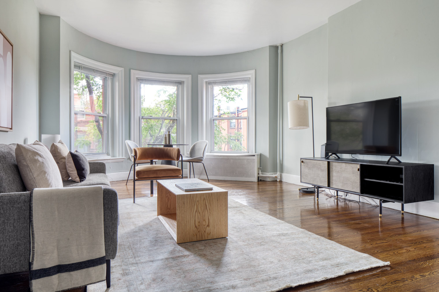 Located Brookline 1BR steps from Fenway (BOS-475)