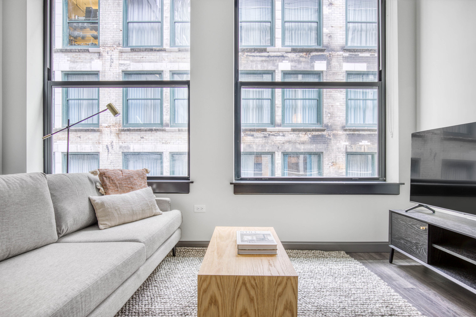 Loop Studio w/ Gym & W/D, nr L & Millennium Park (CHI-467)