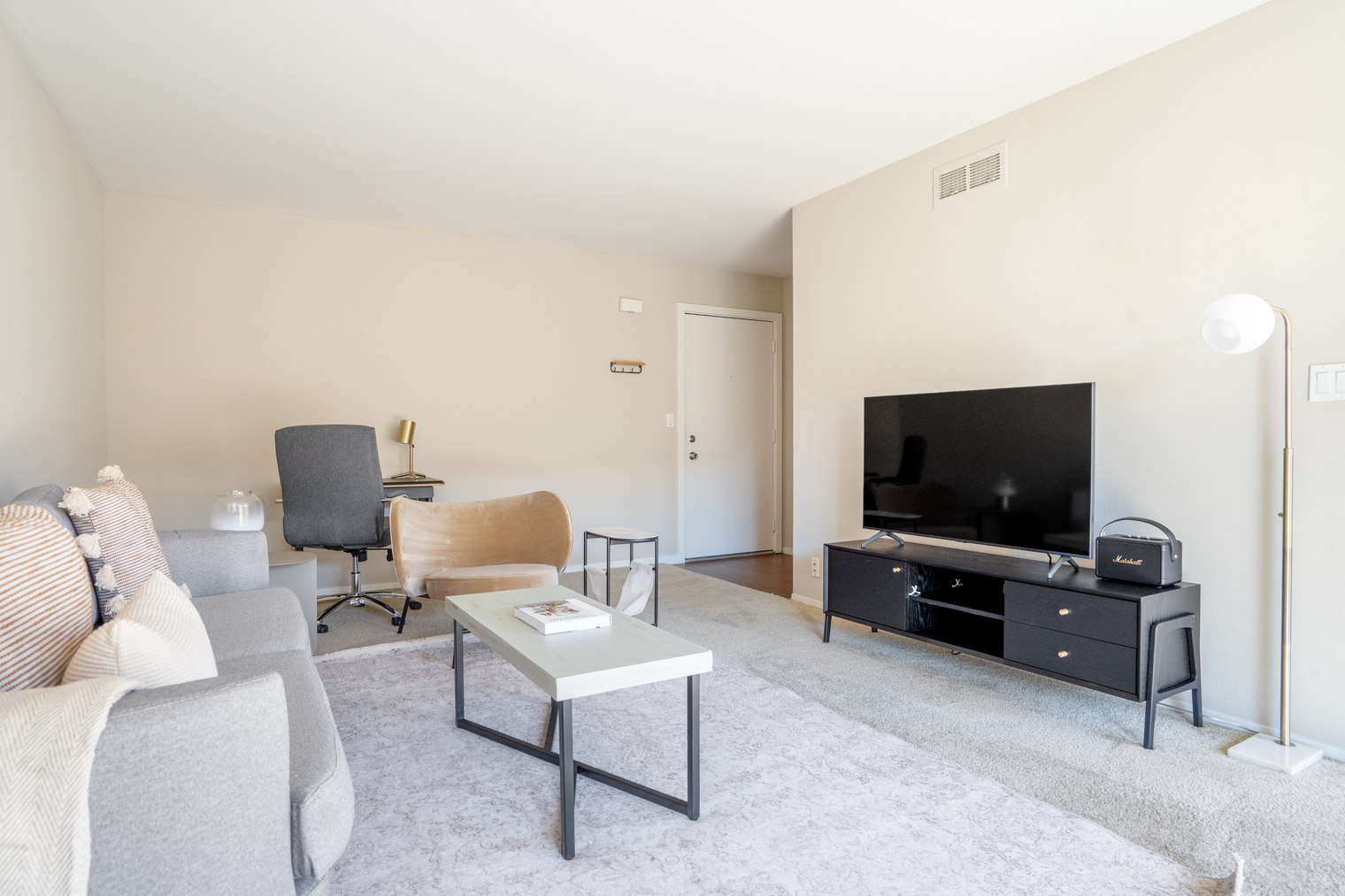 Mountain View 2br w/ pool & courtyard (SFO-807)