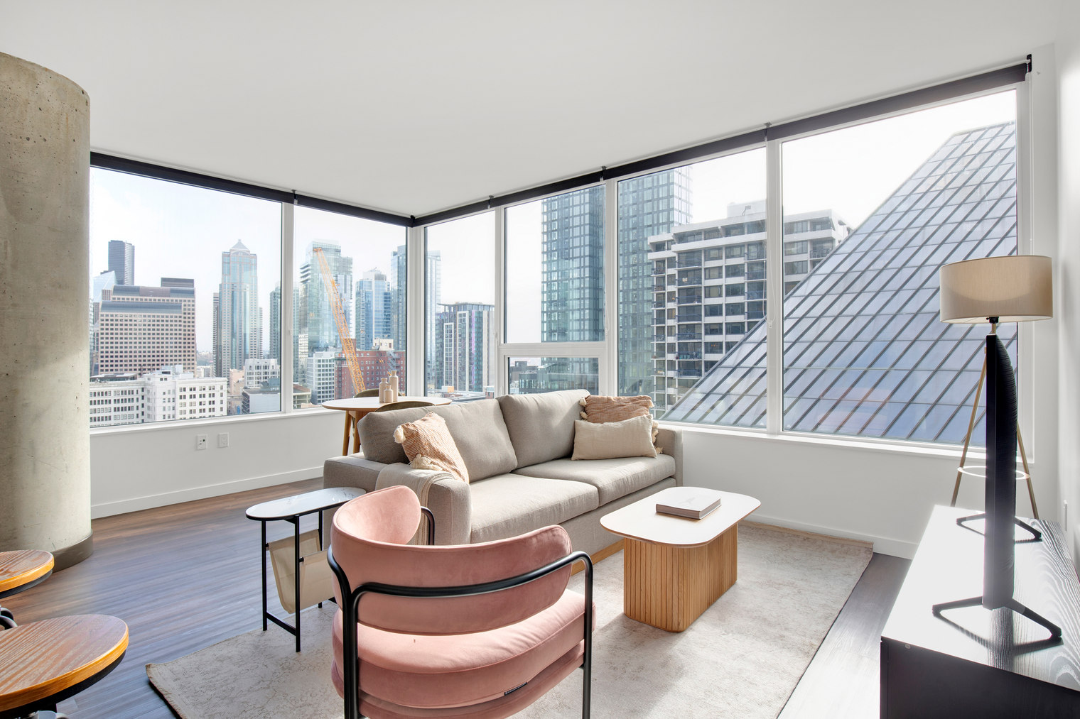 Belltown 2BR w/ Gym, Lounge & BBQ, easy commute (SEA-289)