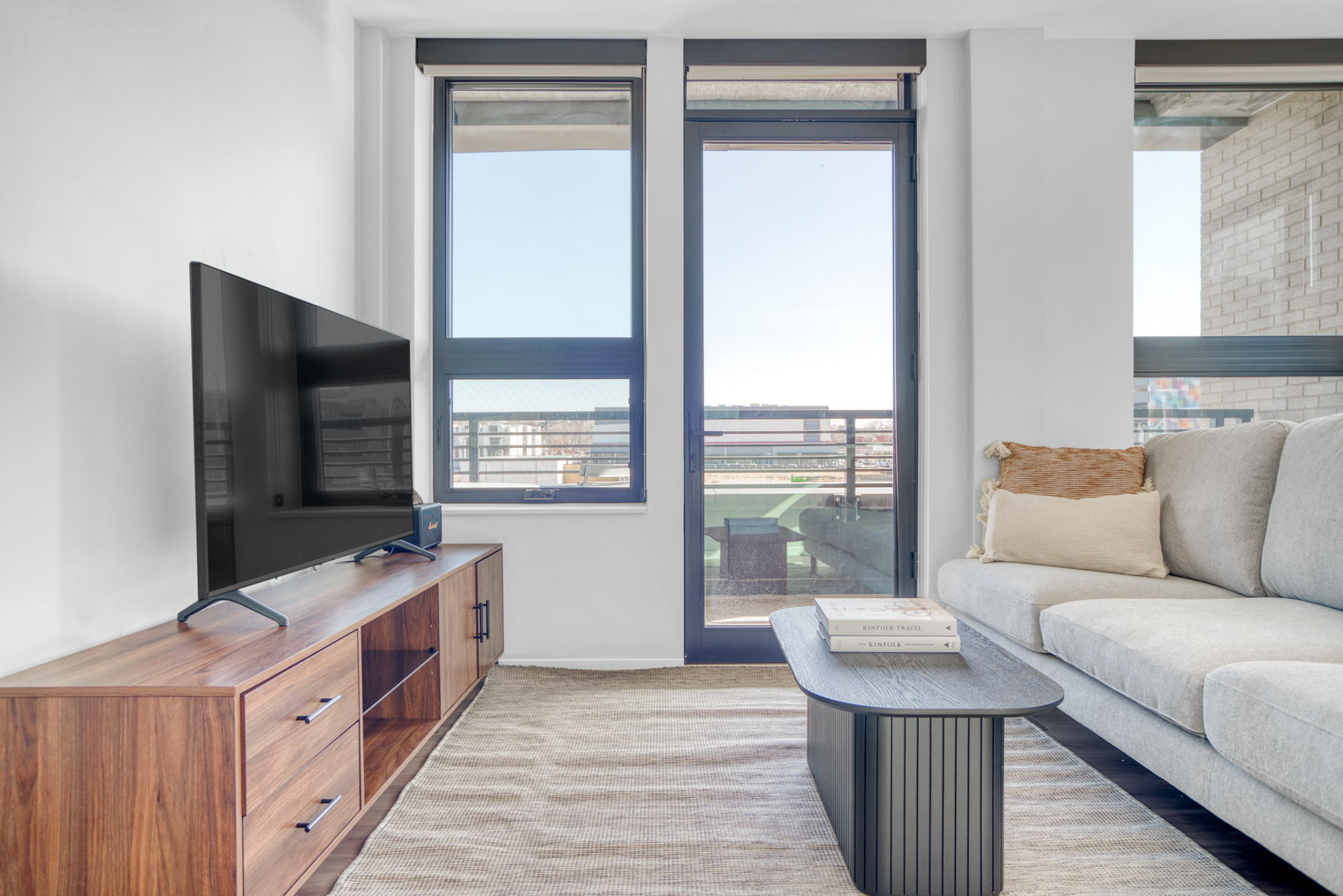 Congress Park 2BR w/ Gym & Pool, nr shops & dining (DEN-135)