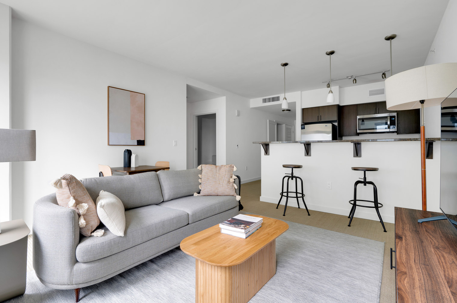 Bellevue 1BR w/ Gym, W/D & Roof, nr Downtown Park (SEA-337)