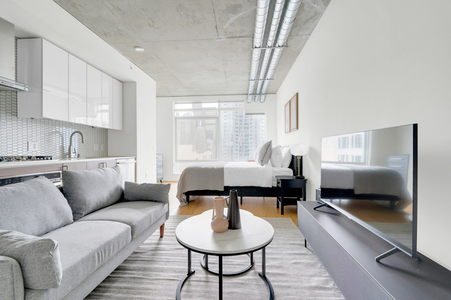 Downtown Studio w/ Gym & W/D, nr Pike Place Mkt (SEA-358)