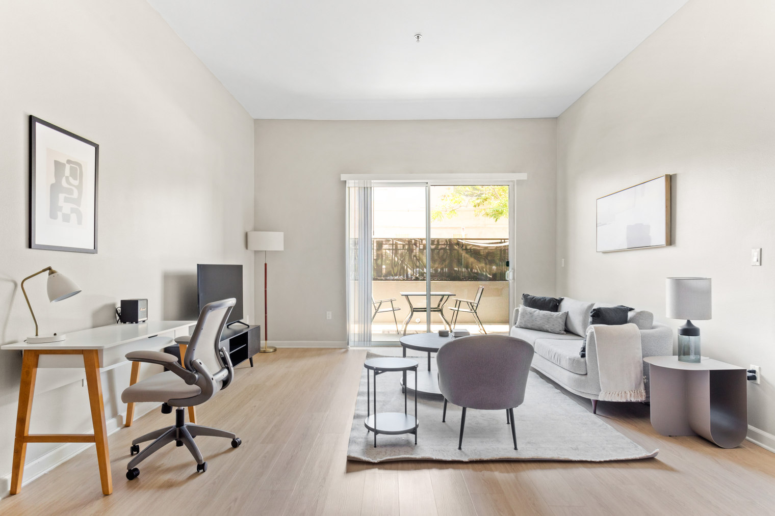 Culver City 2BR w/ W/D, Gym & Pool, nr TJ (LAX-759)
