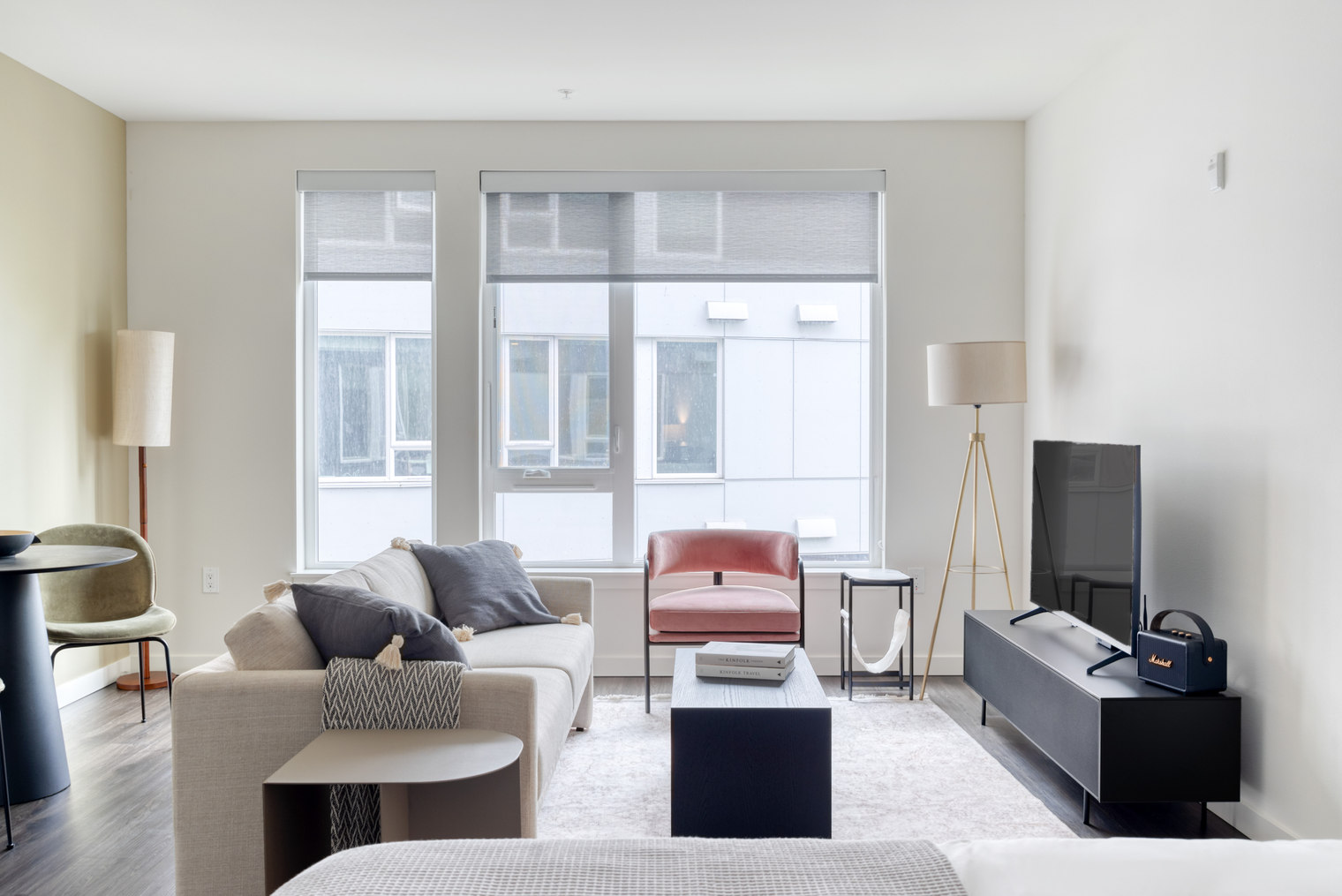 S Lake Union Studio w/ Gym & W/D, nr Waterfront (SEA-376)