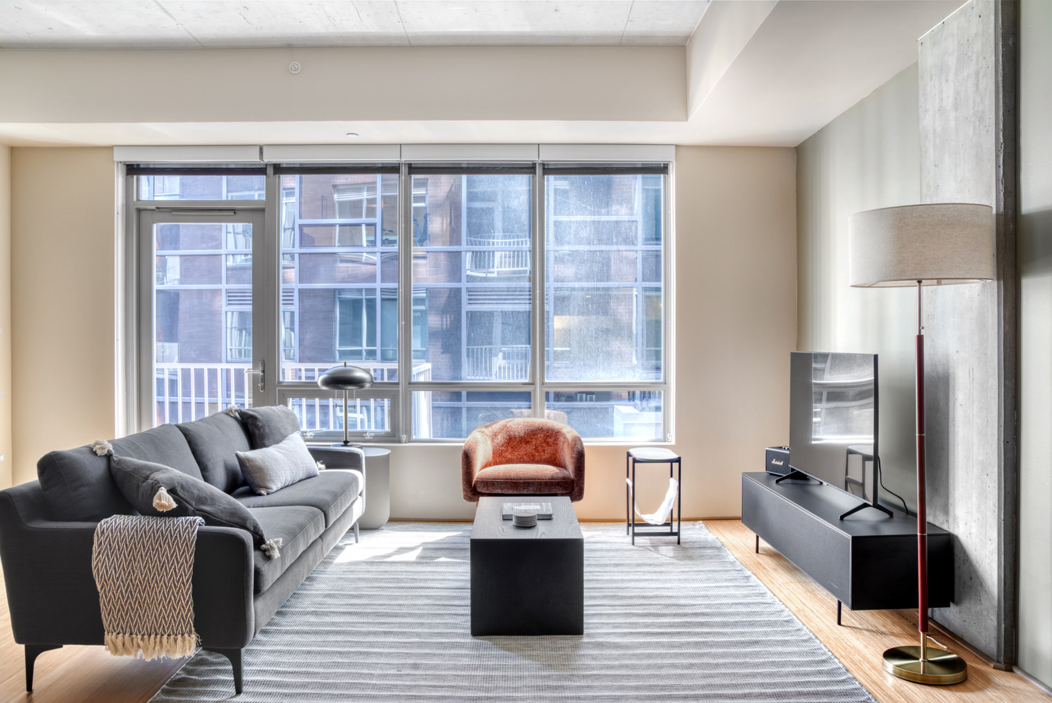 S Lake Union 1BR w/ W/D & Gym, Walkable Area (SEA-385)