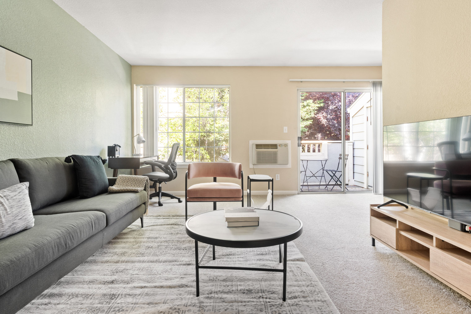 Mountain View 1BR w/ Gym & Pool, nr Google Quad (SFO-1010)