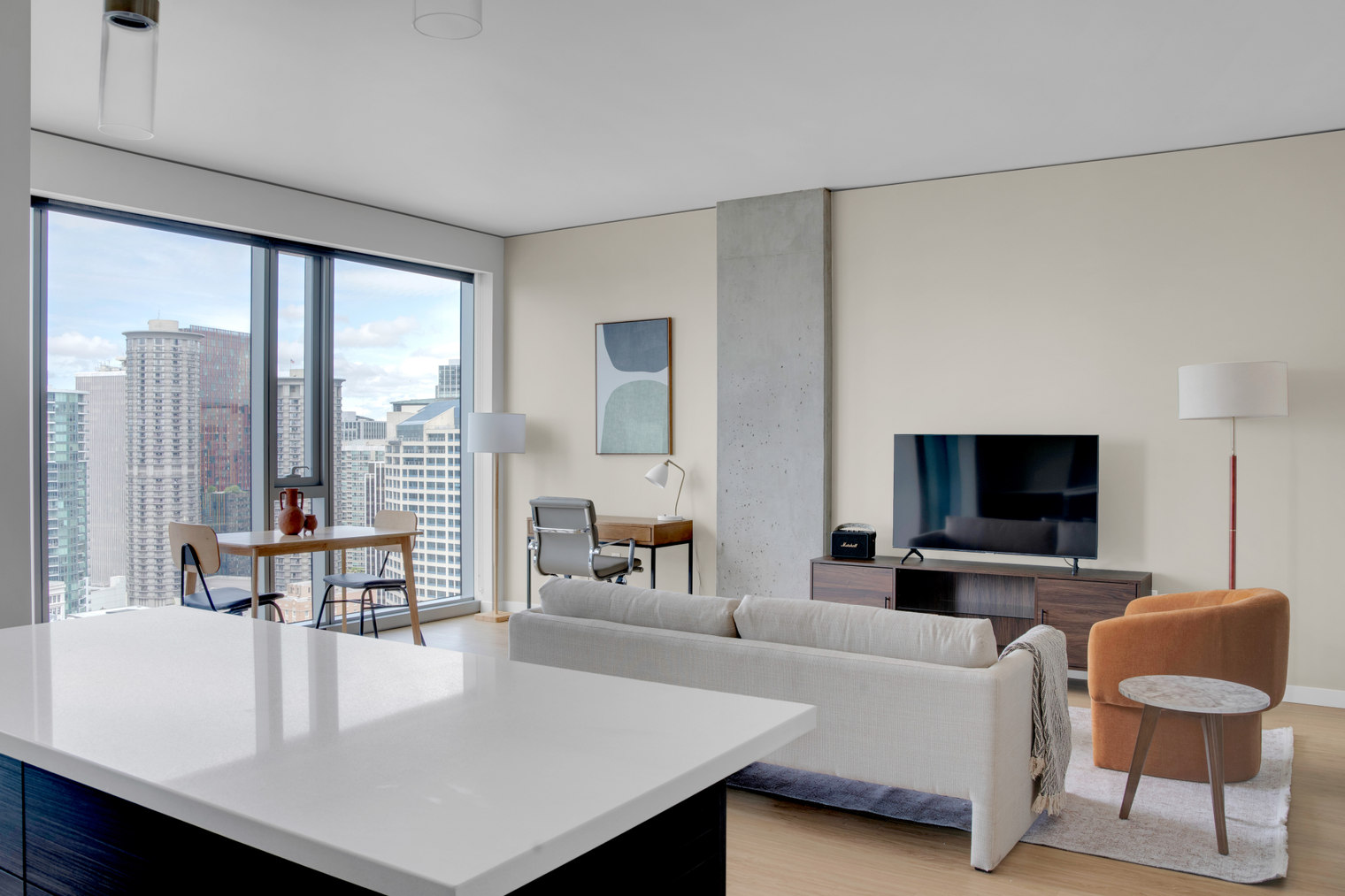Downtown 1BR w/ Gym, W/D & BBQ, nr Dining & Shops (SEA-399)