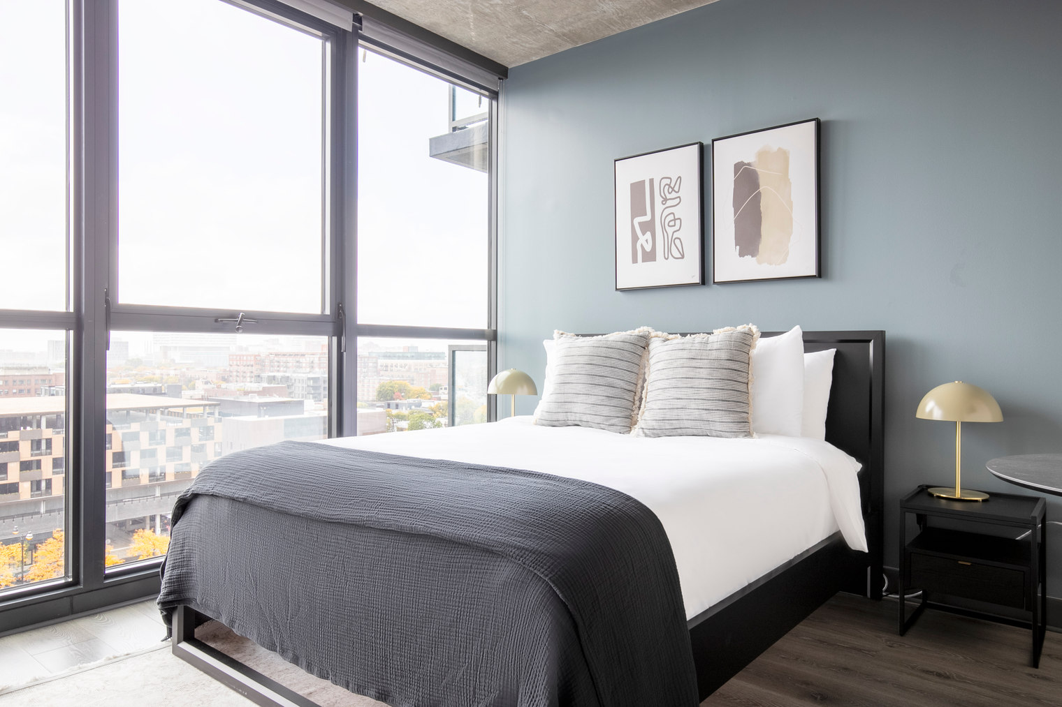 Chic Loop Studio w/ pool & gym, nr L (CHI-724)