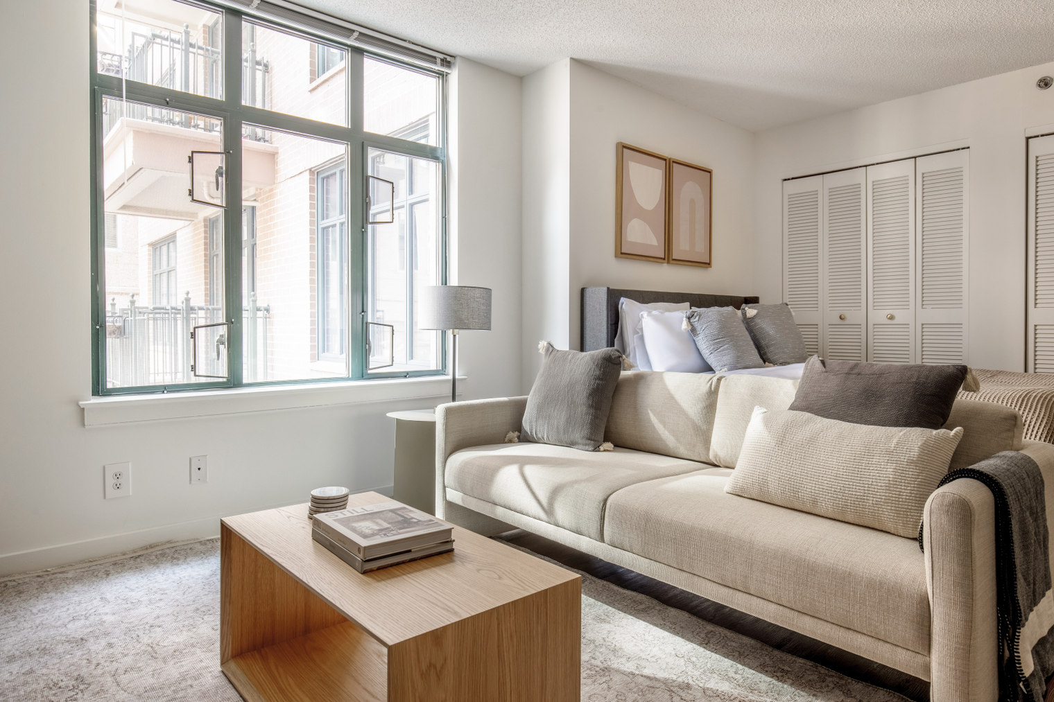 Penn Quarter Studio w/ Gym, DM & W/D, nr Metro (WDC-577)