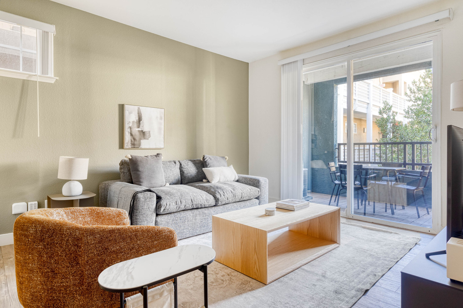 Sunnyvale 1br w/ pool, a/c & w/d, near highways (SFO-1135)