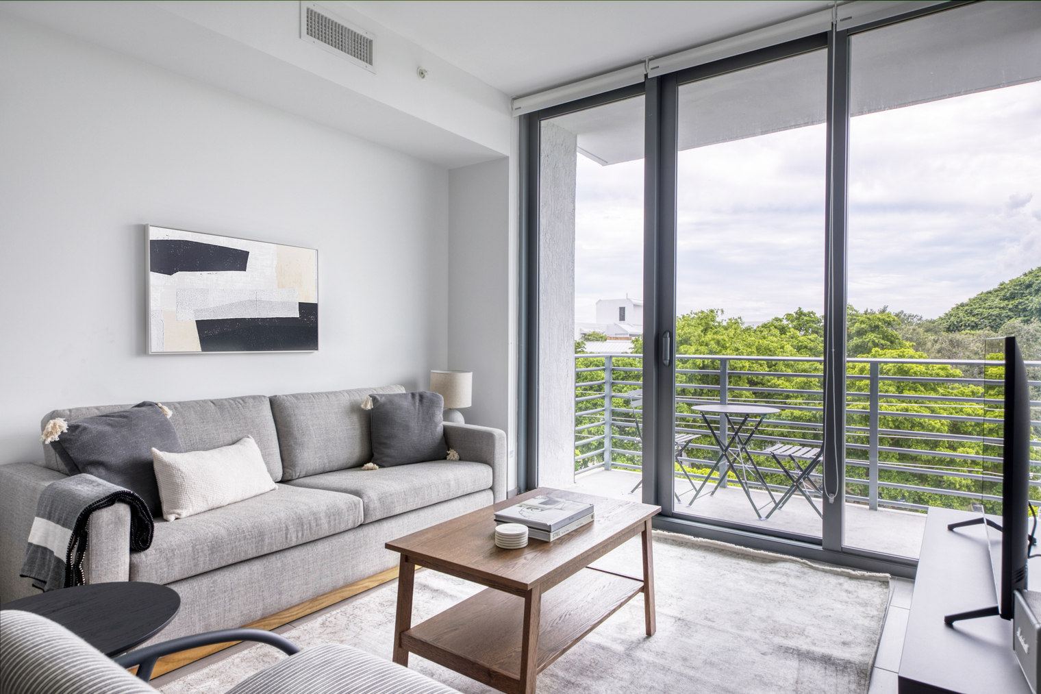 Upper East Side 1br w/ gym, pool & w/d, nr Mimo (MIA-31)