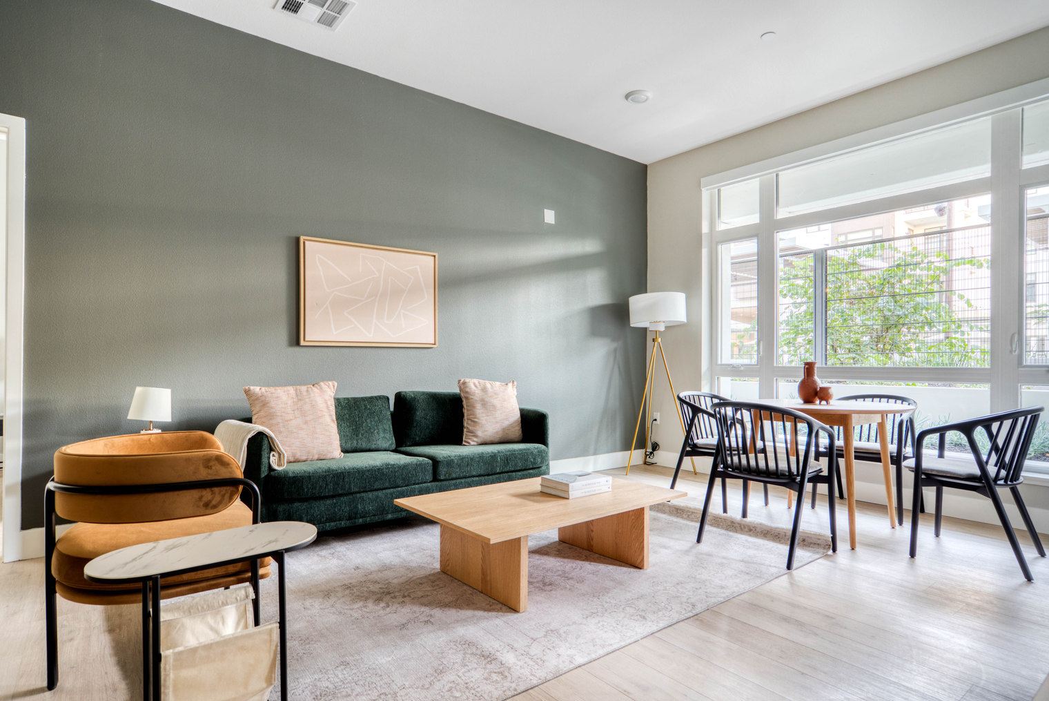 Mountain View 2br w/ w/d, pool & gym, nr tech HQs (SFO-1201)