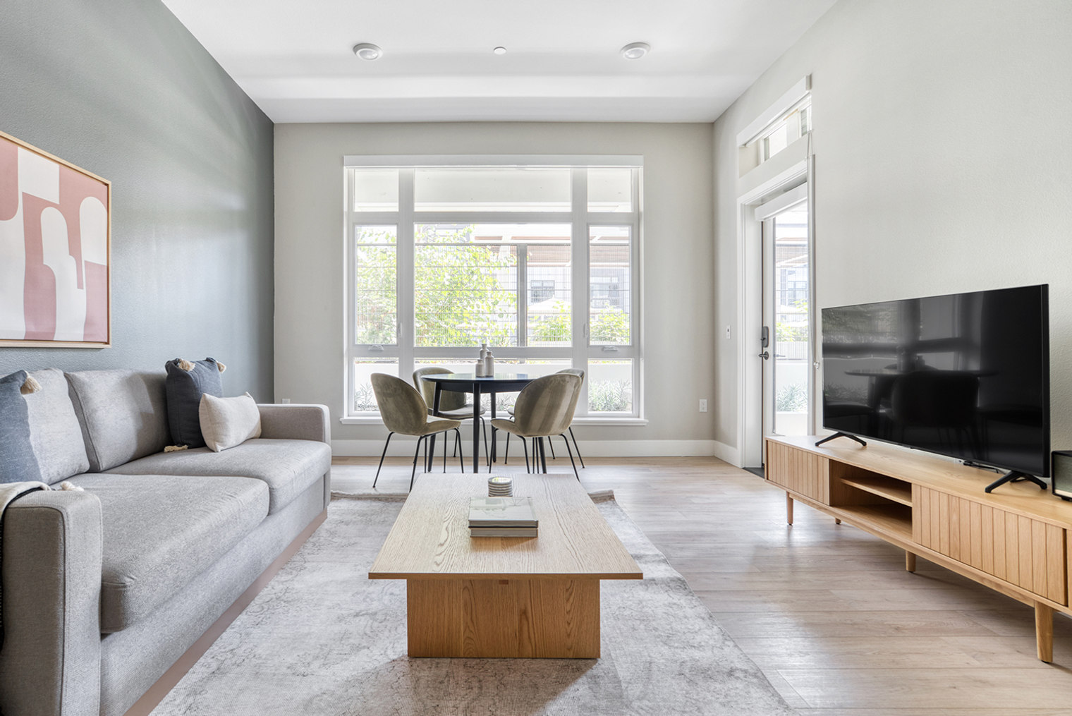 Mountain View 2br w/ w/d, pool & gym, nr tech HQs (SFO-1204)