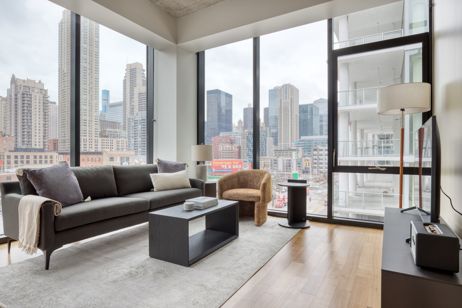 River North 1br w/ gym, lounge & roof nr Riverwalk (CHI-895)