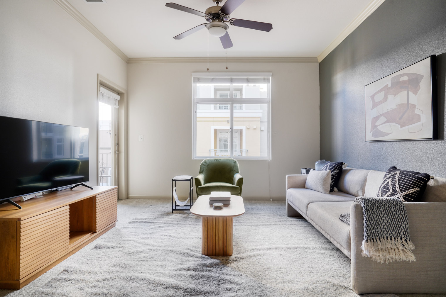 Fremont 1br w/ gym, pool & w/d, nr Bart (SFO-1318)