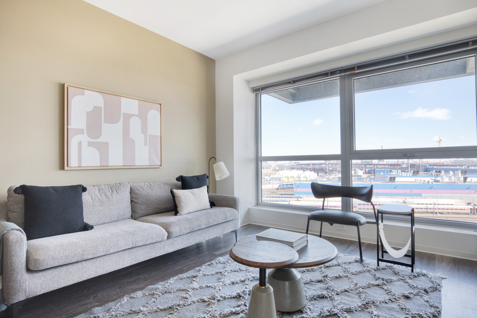 East Cambridge 1br w/ gym & w/d, nr Lechmere T (BOS-866)