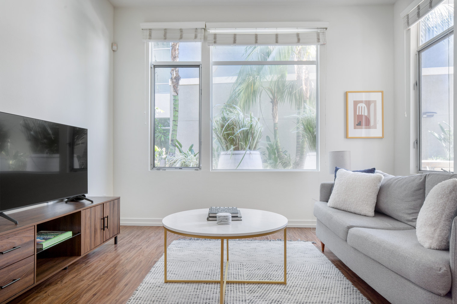 Marina Del Rey 2br w/ pool, gym & w/d, nr marina (LAX-1027)