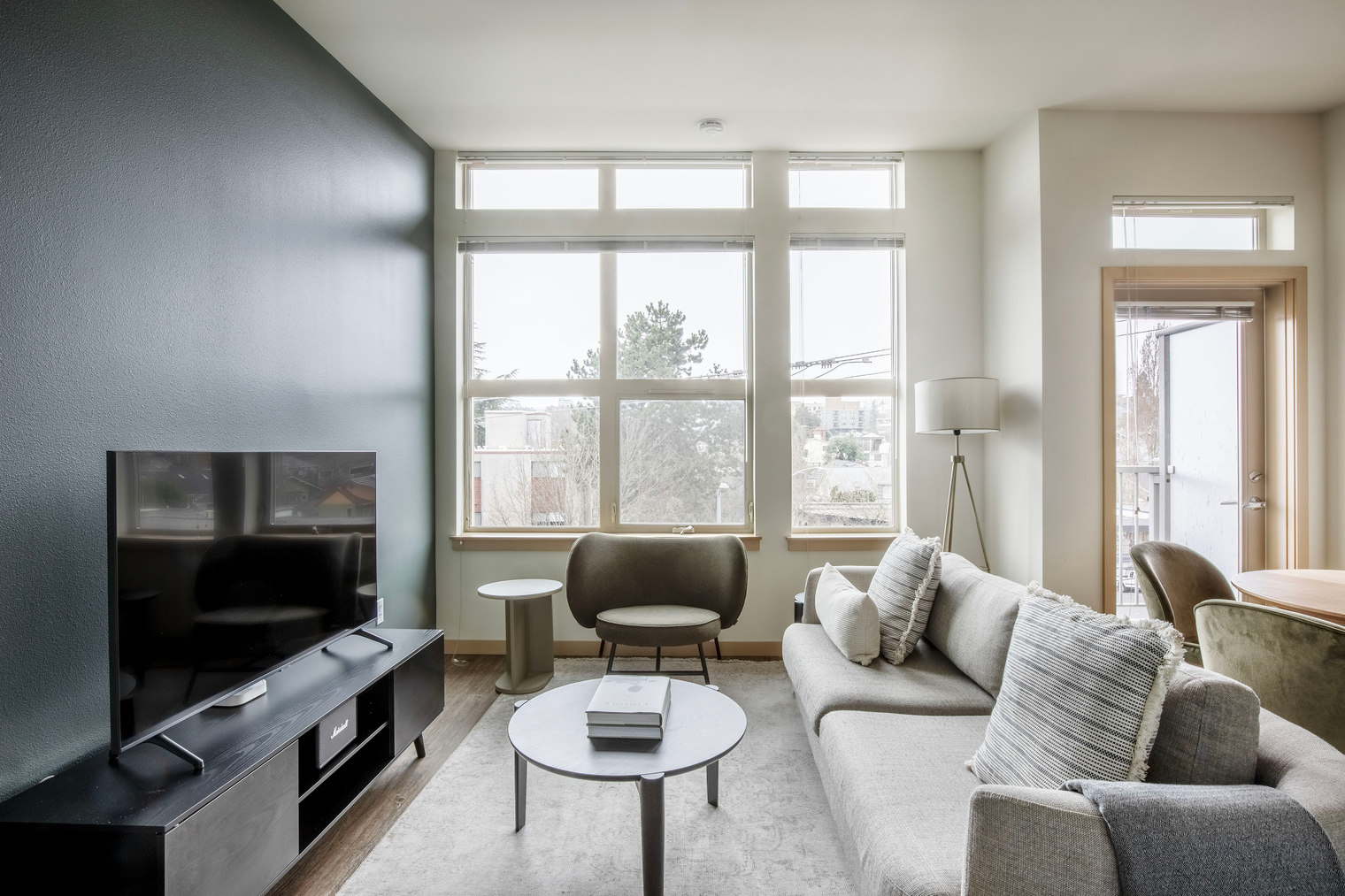 Wallingford 1br w/ w/d & pets, nr 99 & I-5 (SEA-561)