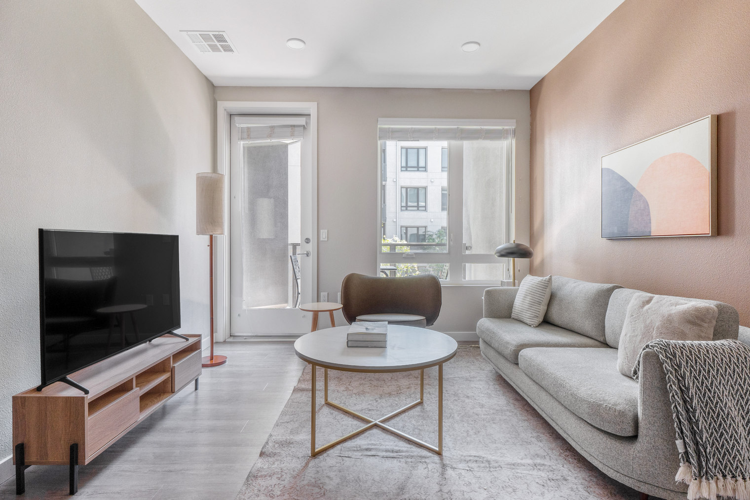 Santa Clara 1br w/ pool, gym & w/d, nr Costco (SFO-1404)