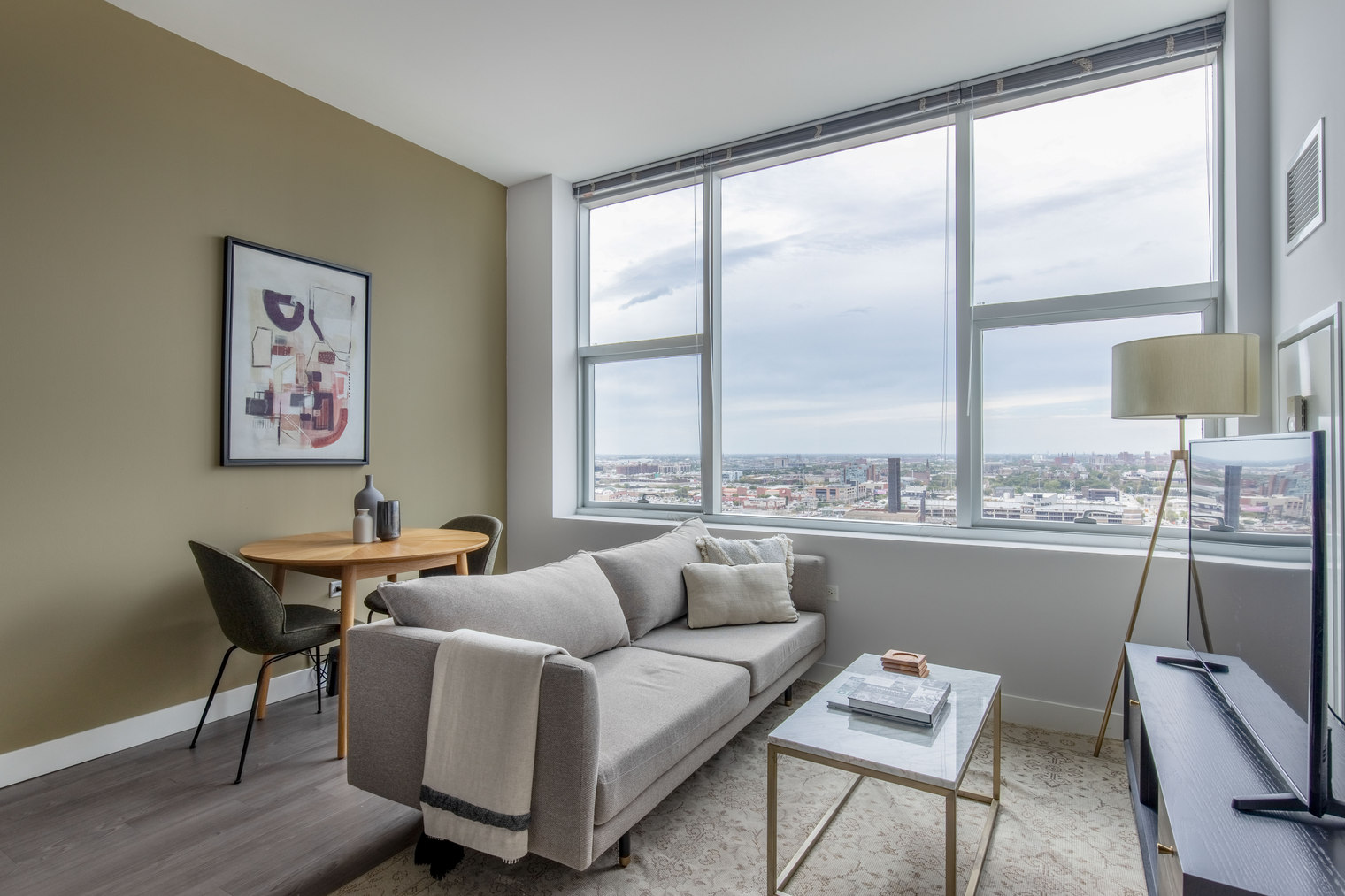 South Loop 1br w/ gym & game room, nr top schools (CHI-988)
