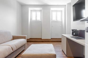 photo 1 photo 1